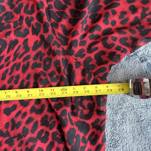 Woman’s 3X red leopard button Up blouse 3/4 sleeve pockets Sheer Lightweight - Picture 6 of 7