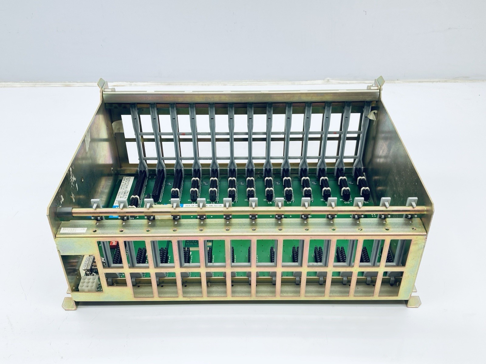 ALLEN BRADLEY 1771-A3B1 12-Slot Input/ Output Chassis Module Ser B