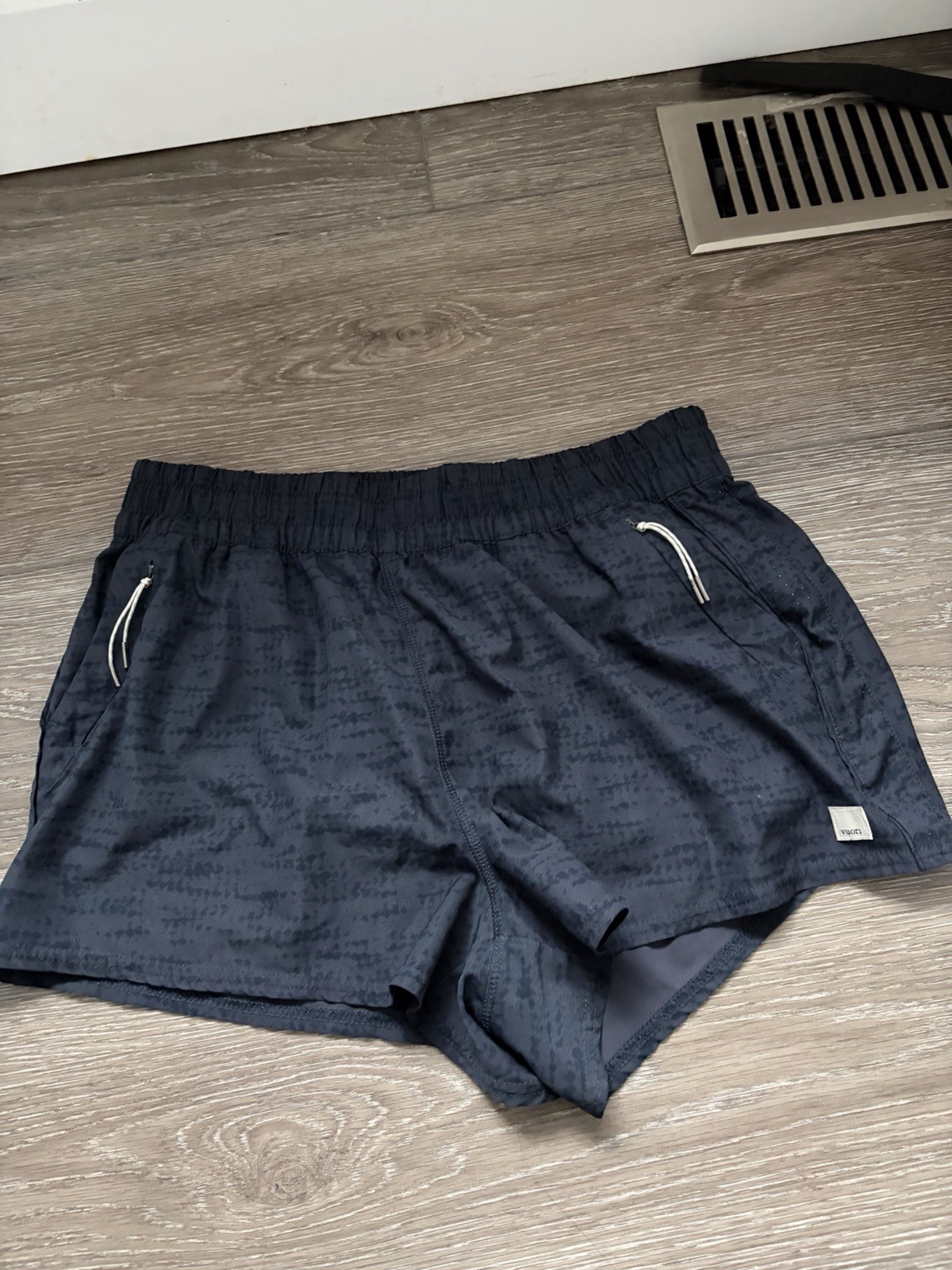 Vuori Women’s Shorts Large