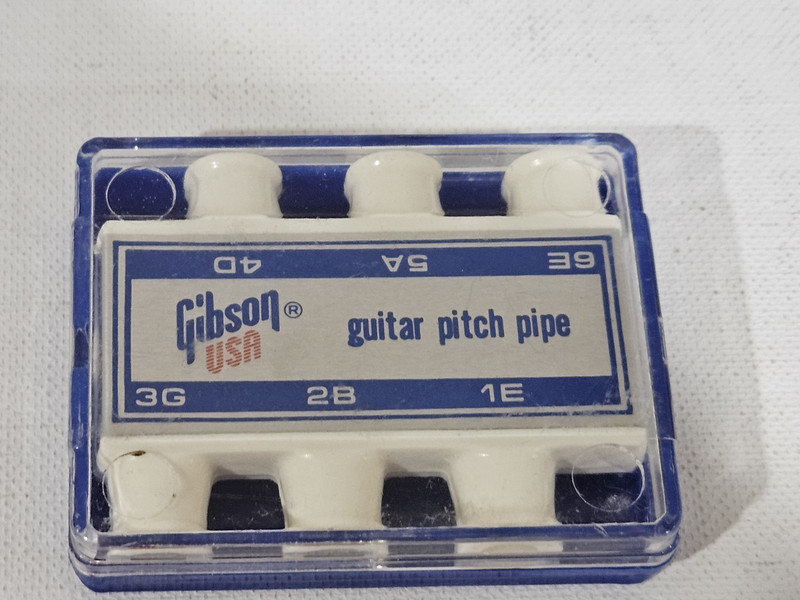 Vintage ~ Gibson USA ~ Guitar Pitch Pipe  ~ In Case