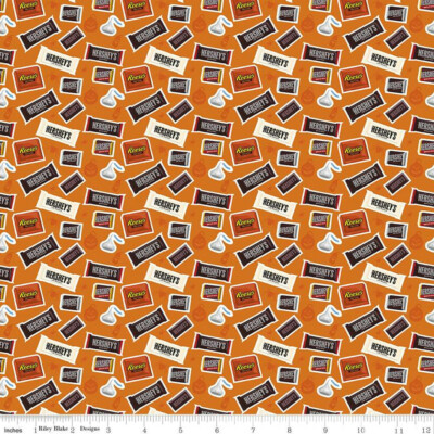 CELEBRATE WITH HERSHEY HALLOWEEN CANDY REESES ON ORANGE RILEY BLAKE FABRIC HY
