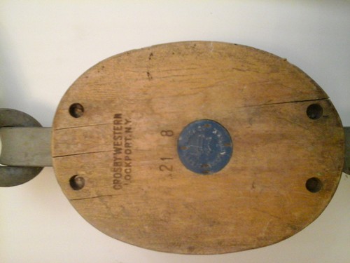 Crosby-Western 21 Block Pulley, 8" With Latch - Picture 3 of 4