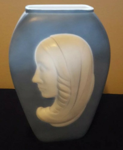 Vtg.Phoenix Satin Frosted Raised Madonna-Woman-Art Deco Glass Vase 10-1/4"Tall - Picture 4 of 9