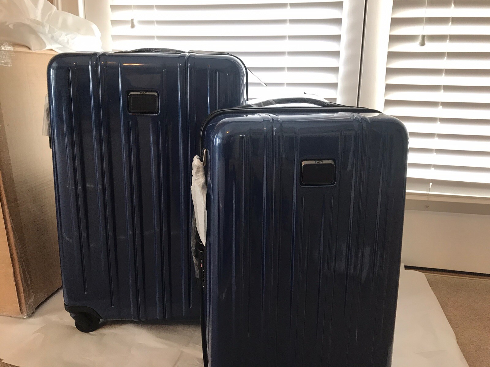 tumi suitcase set