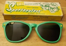 1960 Hollywood Spectaculars Giant Sunglasses in Original Box 692 Tinted Fishlove
