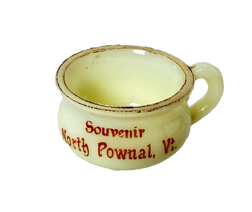 NORTH POWNAL , VERMONT VT Uranium Custard Souvenir  ANTIQUE Glass TEA CUP