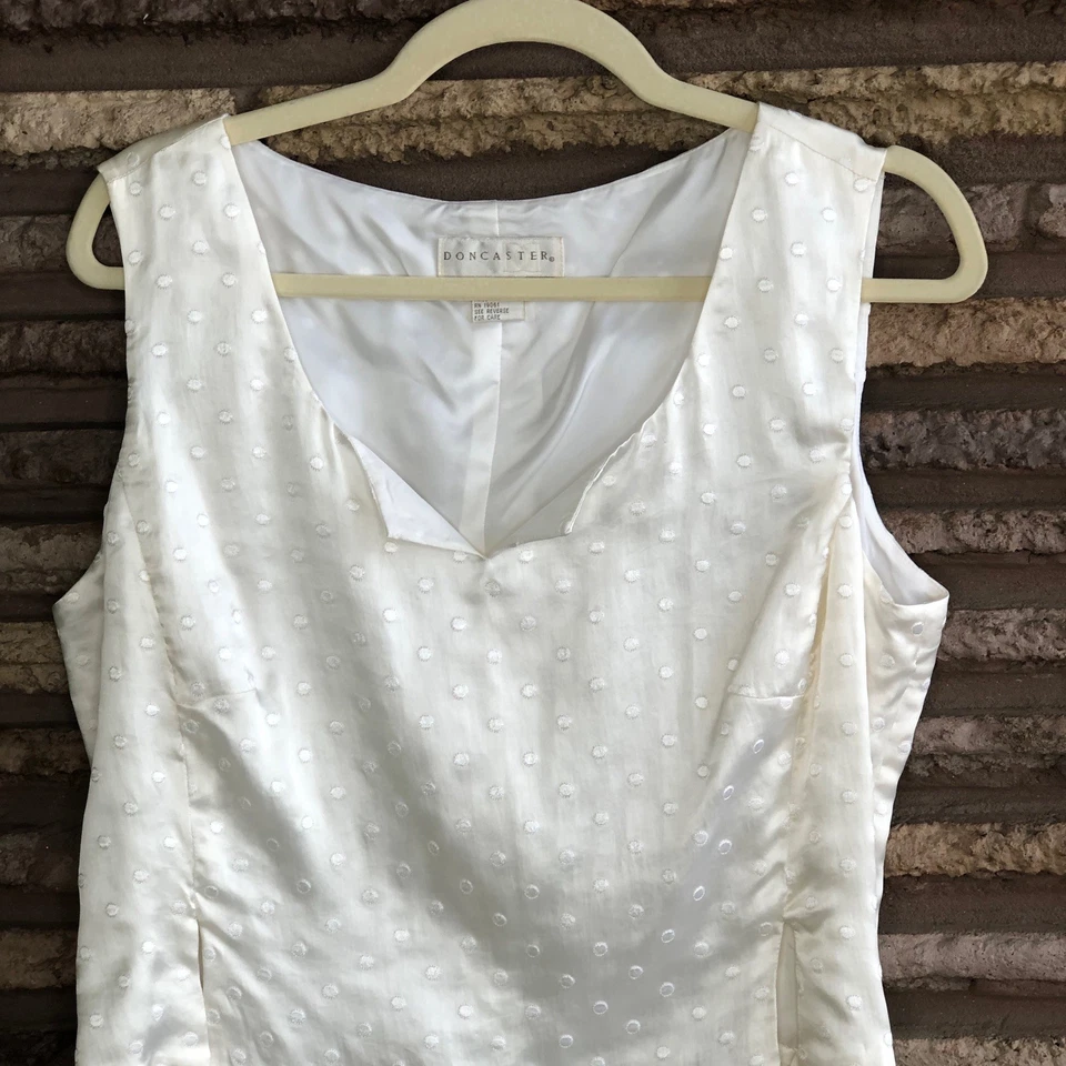 Top formal Doncaster 100 % seda marfil lunares cuello en V talla 12 Foto 3 de 4