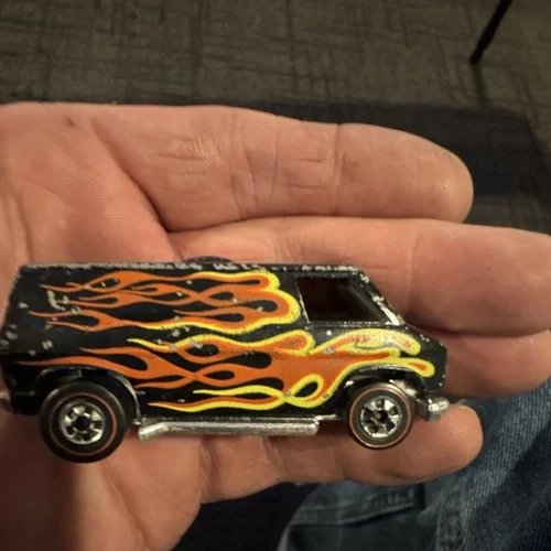 Hot Wheels Redline Chevrolet Super Van Flames Diecast 1:64 Black Yellow Orange