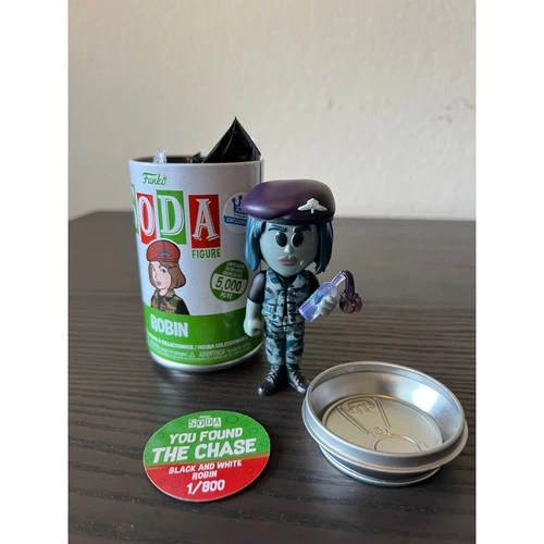 LE ONLY 800 PIECES EXCLUSIVE CHASE B&W Robin Buckley Stranger Things Funko Soda