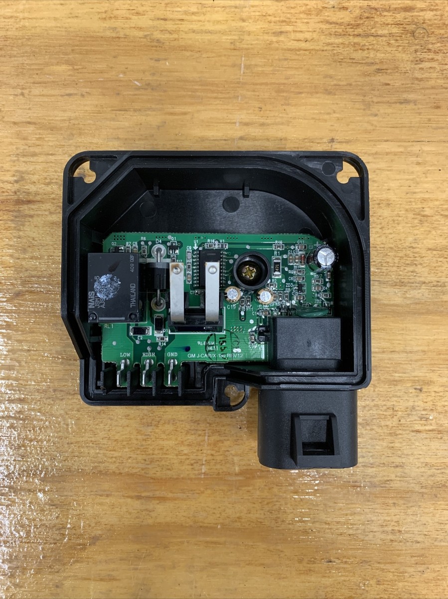 NEW GENUINE GM GENERAL MOTORS WINDSHIELD WIPER MOTOR COVER OEM  