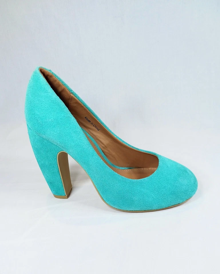 Bomba de tacón curvo de gamuza verde azulado Gretel KIMCHI AZUL talla 7M Urban Outfitters Foto 4 de 4