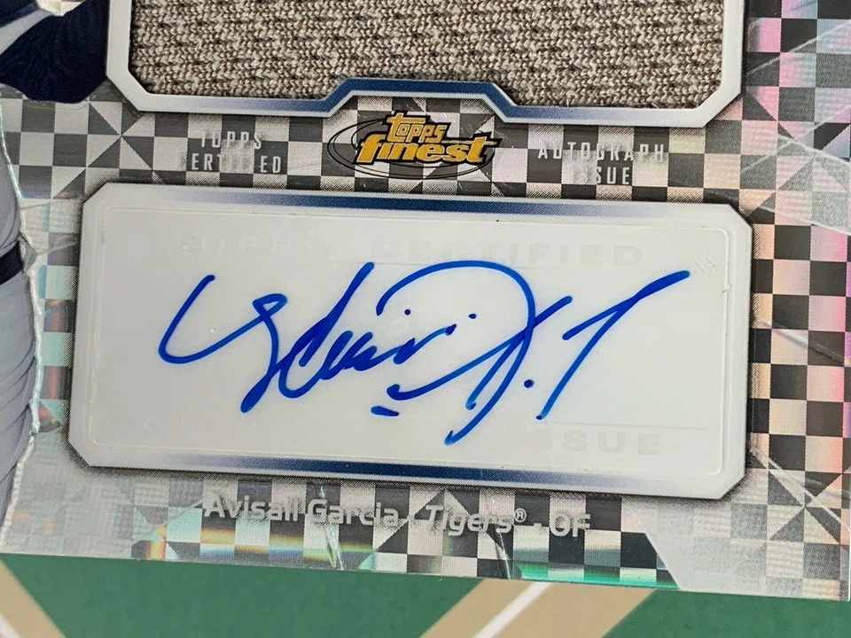 2013 Topps Finest AVISAIL GARCIA AUTO #/149 RC LOGO Refractor Autograph Jersey - Image 4 of 4