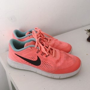 nike trainers size 5 ladies