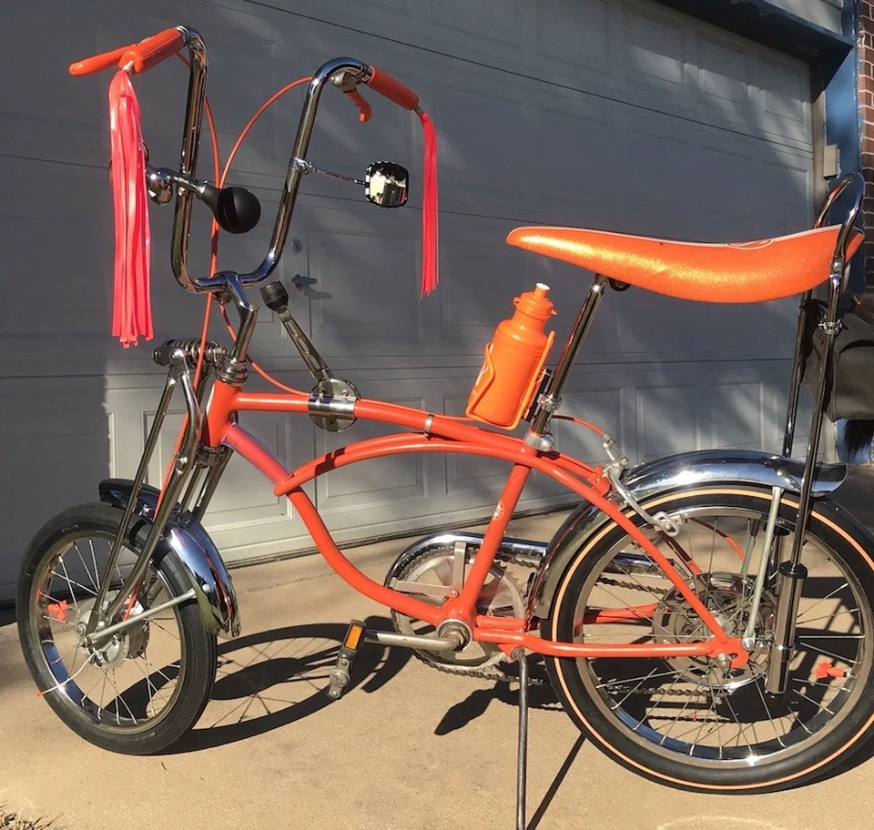 老式 1970 年 Schwinn 橙色 Krate 5 速自行车带大量配件。 — 第 4/4 张图片