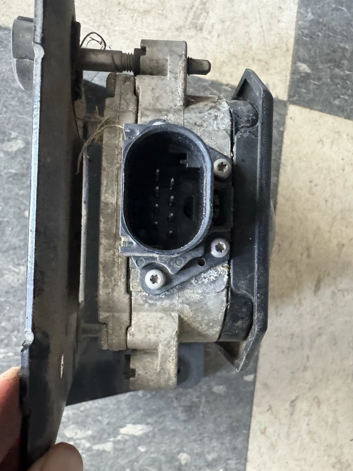 Радарный блок 56038911AH для адаптивного круиза от 2011 Dodge Durango - Изображение 2 из 4