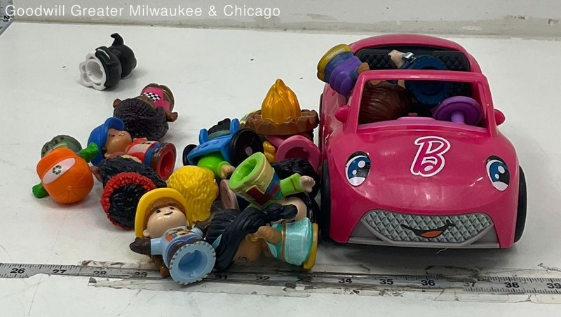 Lil People Figurines/Car Lot