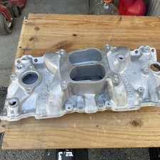 Edelbrock Performer Intake 2104 87-95 Chevy Small Block W Center Bolt Heads