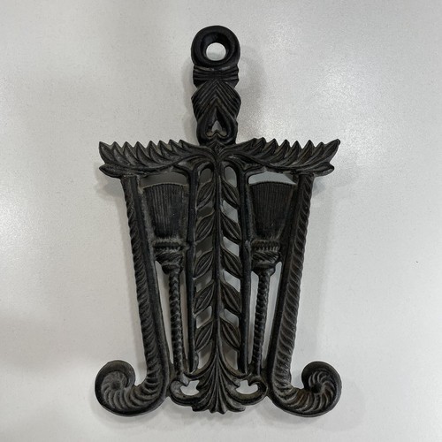 Vintage Wilton Cast Iron Kitchen Amish Style Spoon Rest Small Pan Trivet 5" - Picture 7 of 13