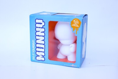 Vintage 2005 Kid Robot MUNNY Do It Yourself! Soft Vinyl Toy  New in Box