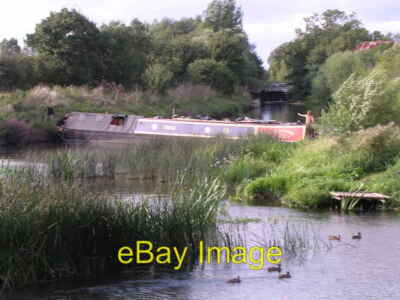 Photo 6x4 Narrow Boat hits the banking on the River Avon. Middle Littleto c2006