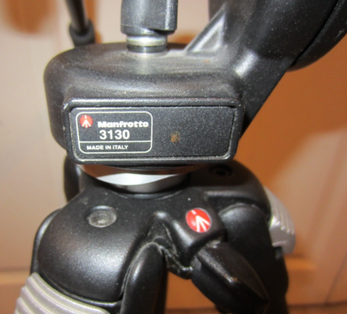 Manfrotto Tripod 3011BN and 3130 Manfrotto Fluid Head with Quick Release Plate - Picture 16 of 18