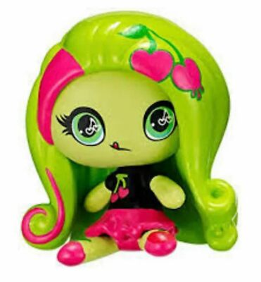 B54 MONSTER HIGH MINIS SEASON 2 DOLL TEDDY BEAR FRUIT GEEK