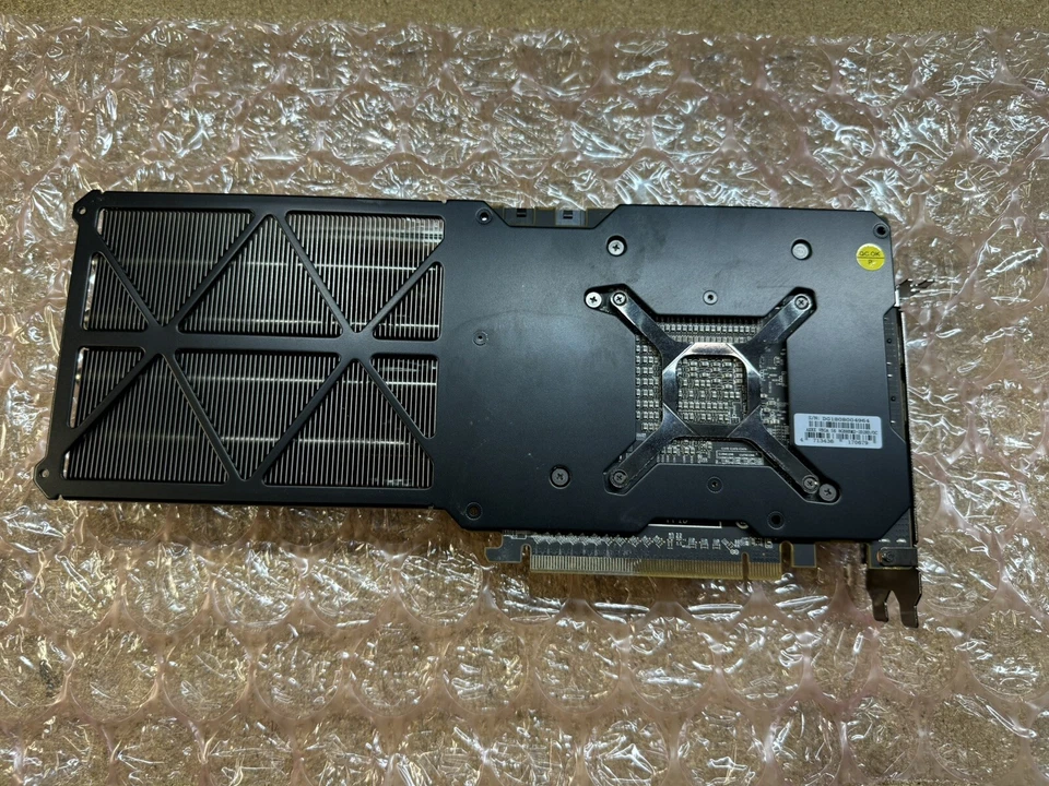 AXRX Vega 56 8GB Graphics Card 8GBHBM2-2D2DHD / OC - Image 3 of 4