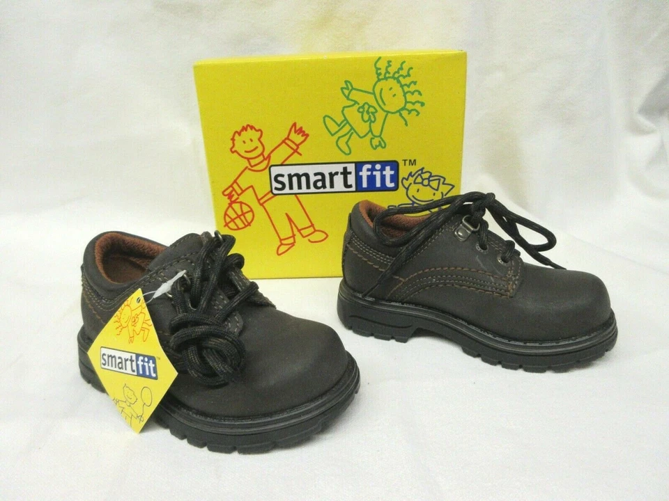 NUEVO EN CAJA - Niños pequeños - Ajuste inteligente - Marrón oscuro 'Aspecto de cuero' Senderismo/Trabajo - Talla 7 Foto 2 de 4