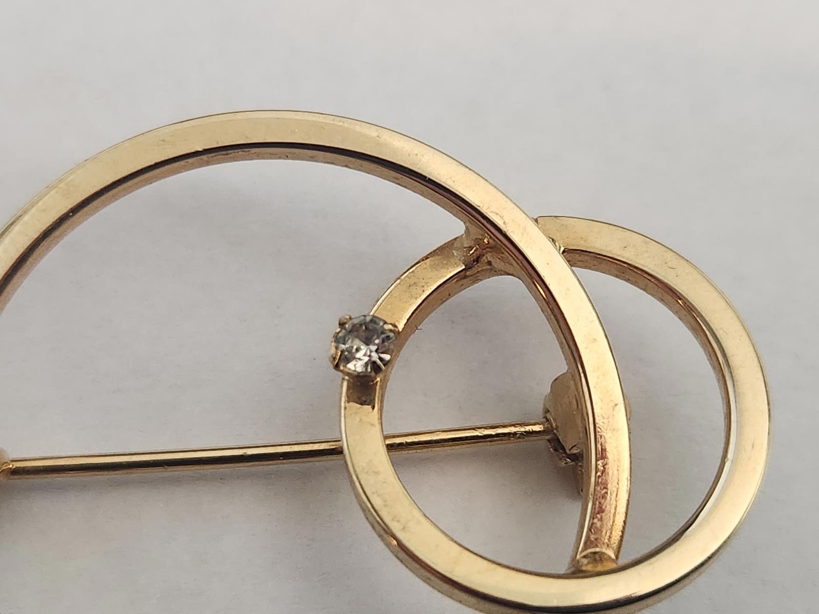 Gold-tone Interlocking Double Ring Brooch Pin - R… - image 2