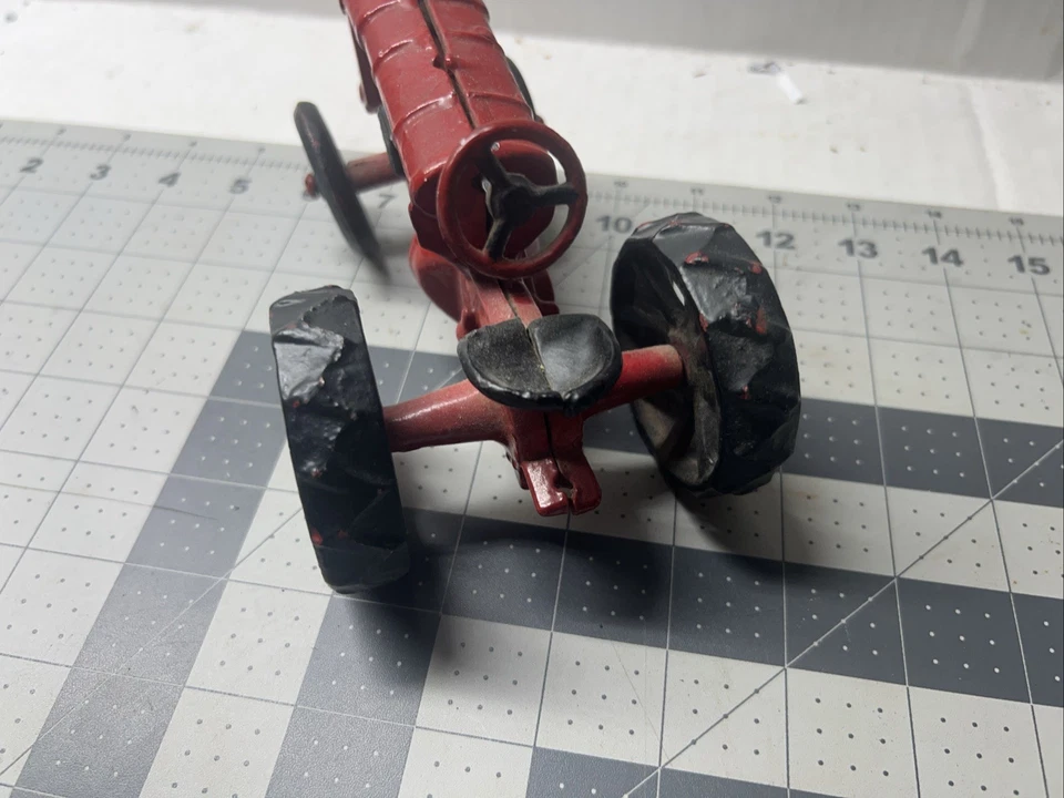 Vintage Fordson 1/16 Scale Ertl?  Toy Diecast Tractor Model with Steel Wheels - Image 4 of 4