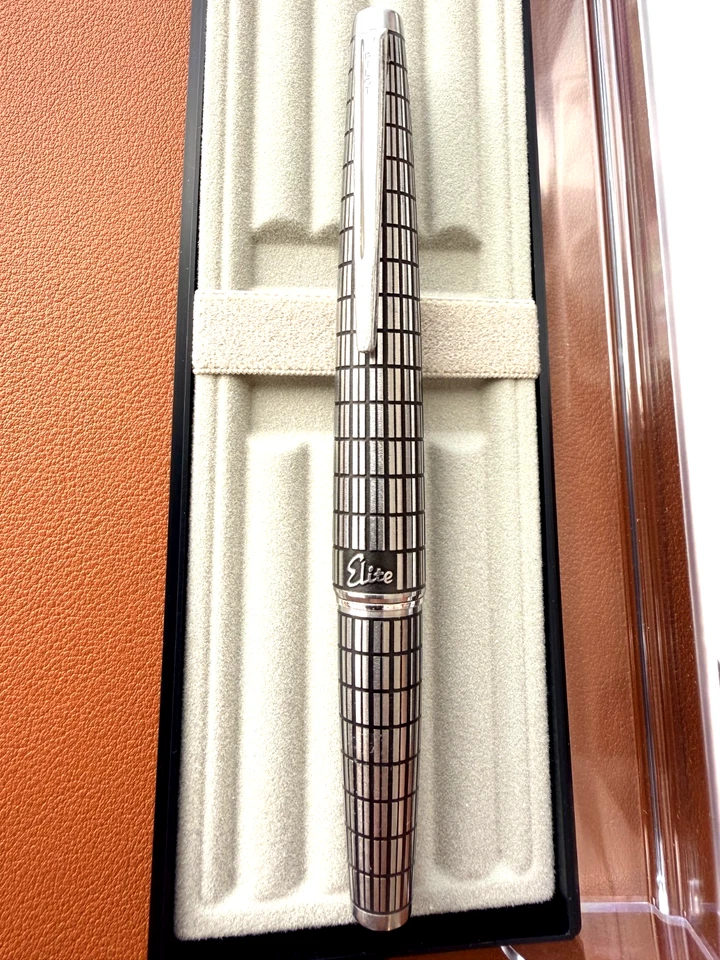 PILOT Fountain Pen Elite Black Steel Grid Nib-F 18K-750 VINTAGE H675 1975 model - Image 2 of 4