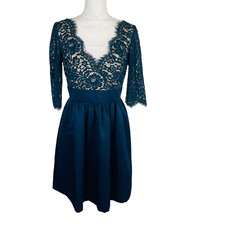 Eliza J Womans Sz 4 Dress Blue V Neck Lace Dress 3/4 Sleeve Zip Back