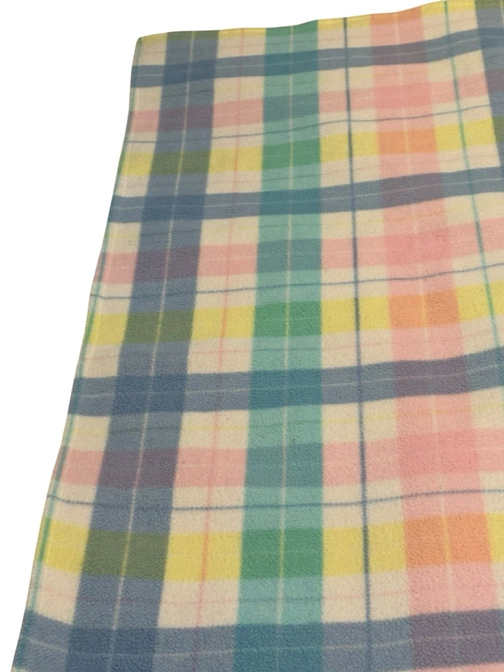 Manta de bebé a cuadros pastel Regent de colección rosa amarillo aguamarina verde polar azul azulado Foto 4 de 4