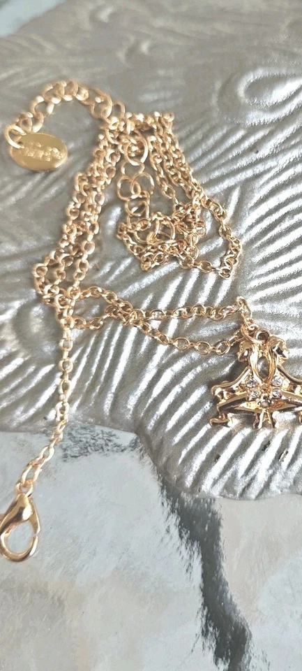 Collar Claire's Diamantes de Imitación Gemelas Niñas Tono Dorado Foto 4 de 4