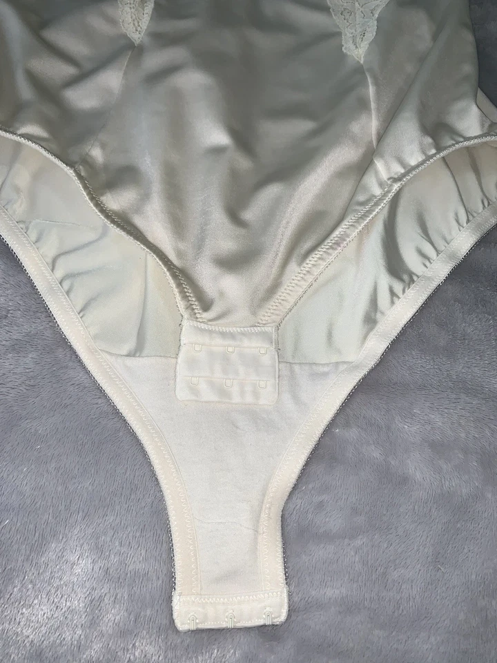 Body elástico brillante faja sujetador todo en uno UW 42C encaje forma de doncella talla grande Foto 4 de 4