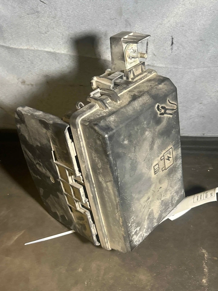 Fits 2008 Dodge Magnum Engine Fuse Box OEM:04692170AG Foto 4 de 4