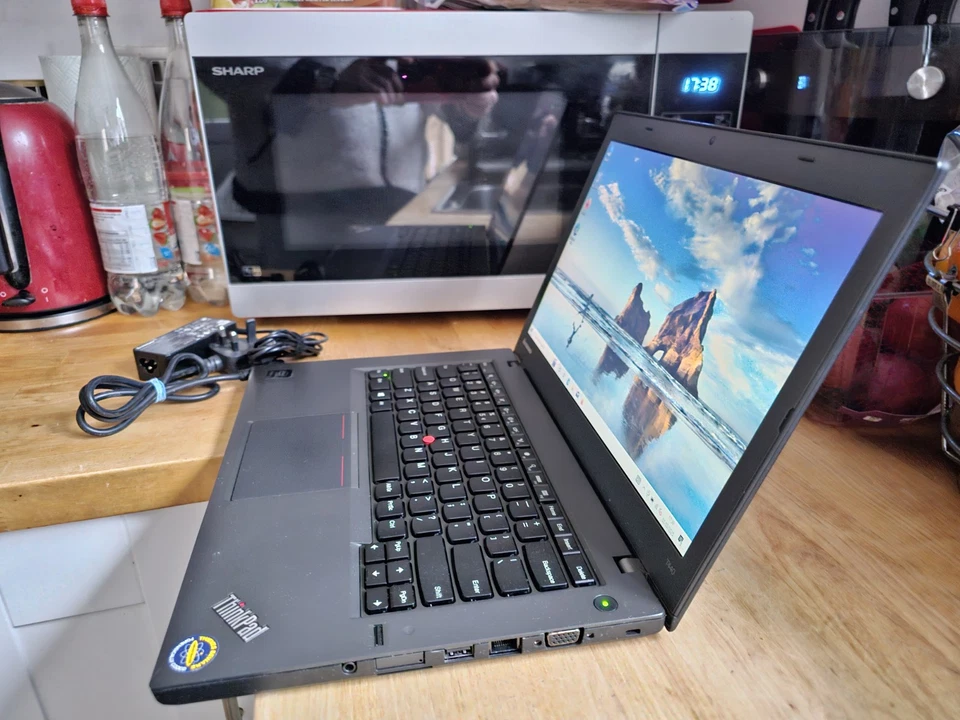 Lenovo Thinkpad T440 14.1" Intel i3 1.70Ghz 4GB RAM 240GB SSD Win10 HDMI Laptop - Image 4 of 4