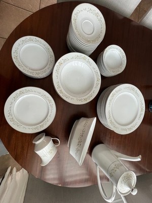Vintage Sango China ''Debutante'' J688 Dinnerware Set