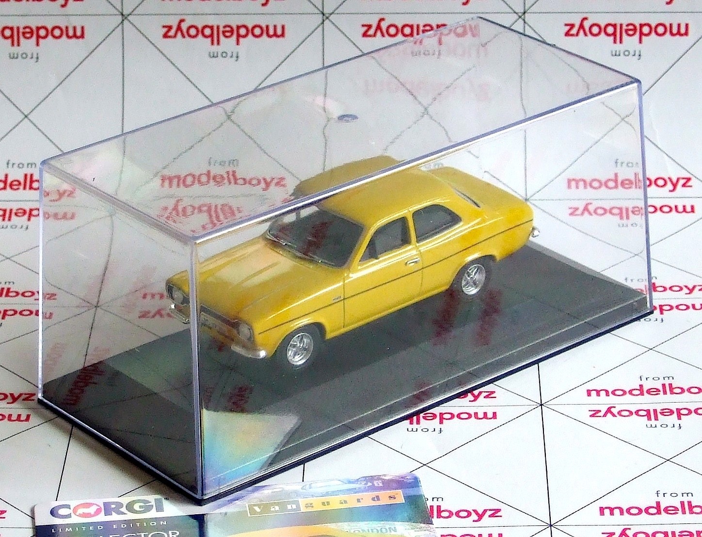 CORGI/VANGUARDS. FORD ESCORT MK1 RS2000 Daytona Yellow VA09527. MIB