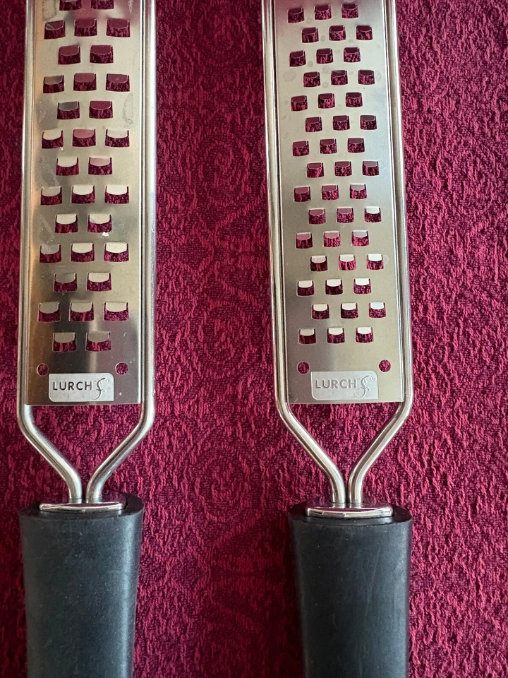 Zwei Lurch Reiben,Grob u  fein schwarz Zitrusreibe, Muskat, Parmesan, Schokolade - Bild 3 von 4