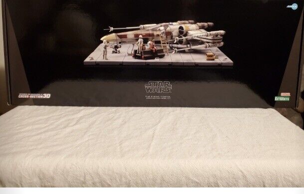 Kotobukiya Star Wars Artfx Crosssection 3D X-Wing Set 1/35 Kotobukiya Star Wars Artfx Crosssection 3D X-Wing Set 1/35