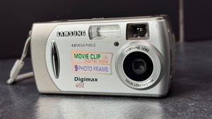 Samsung Digimax 401 Digital Camera Used 4.0 Megapixels Silver - Working