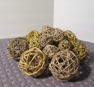 Lot of 17 Rattan Wicker Balls Various Sizes Yellow Tan Green Good Condition