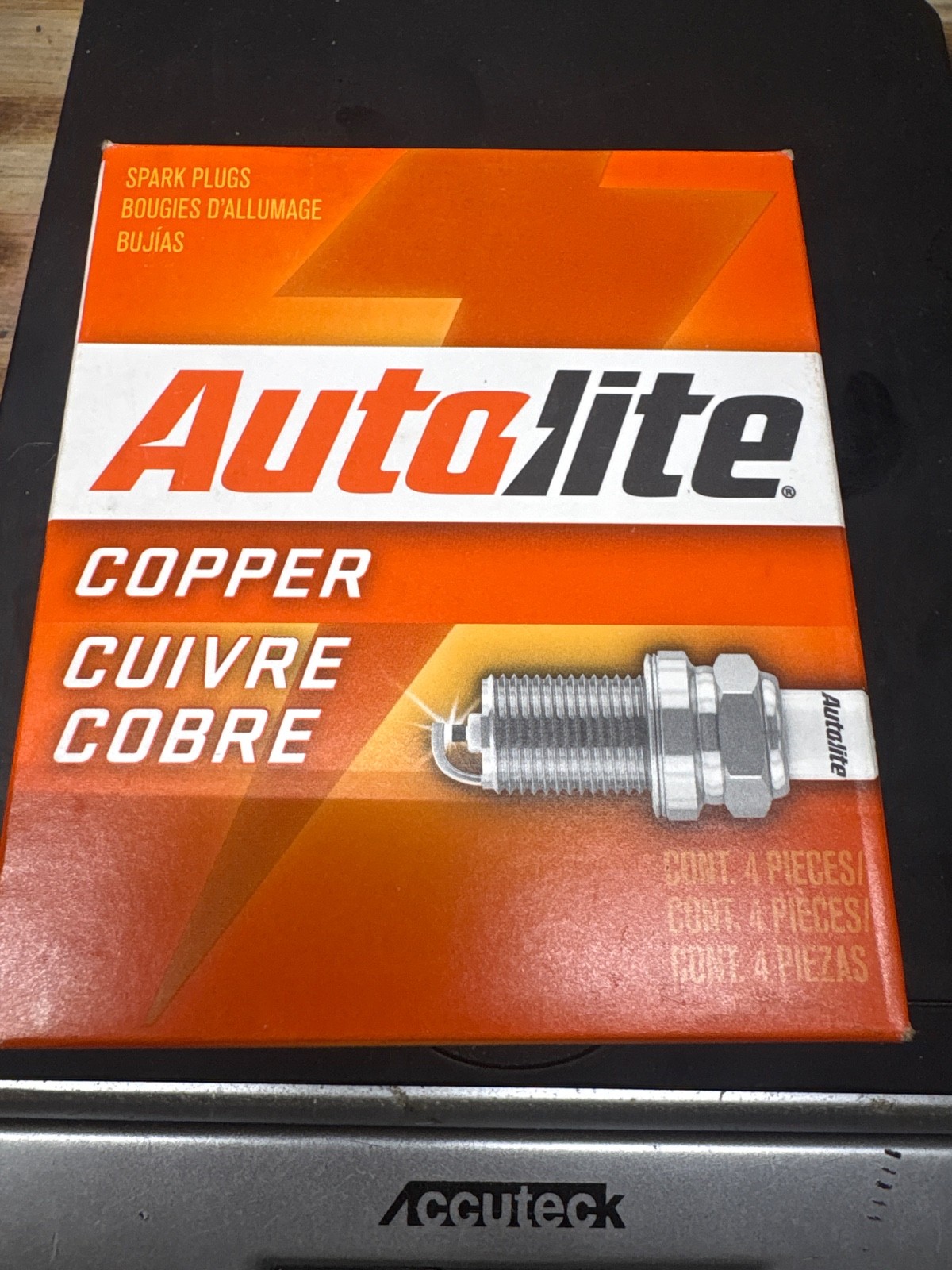 New Genuine Autolite 104 Copper Spark Plugs 4 Pieces New in Box Plugs Bujias 