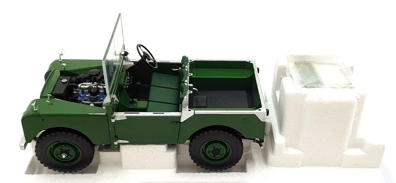 Minichamps 1/18 scale Diecast 150 168906 - Land Rover - Dark Green - Image 4 of 4