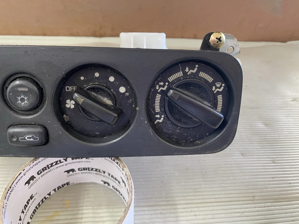 Botões de controle climático AVAC Mitsubishi Montero Sport fabricante de equipamento original 2000-2004 MR460759 - Imagem 4 de 4