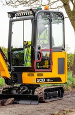 JCB 15C-1 / 16C-1 / 19C-1 FROM 2017 ONWARDS LOWER DOOR GLASS