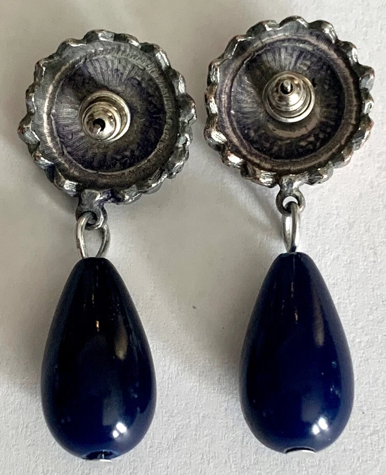 PENDIENTES PERFORADOS MUJER SIN MARCA, FLOR DE PELTRE CON PIEDRA SINTÉTICA LÁGRIMA AZUL Foto 4 de 4