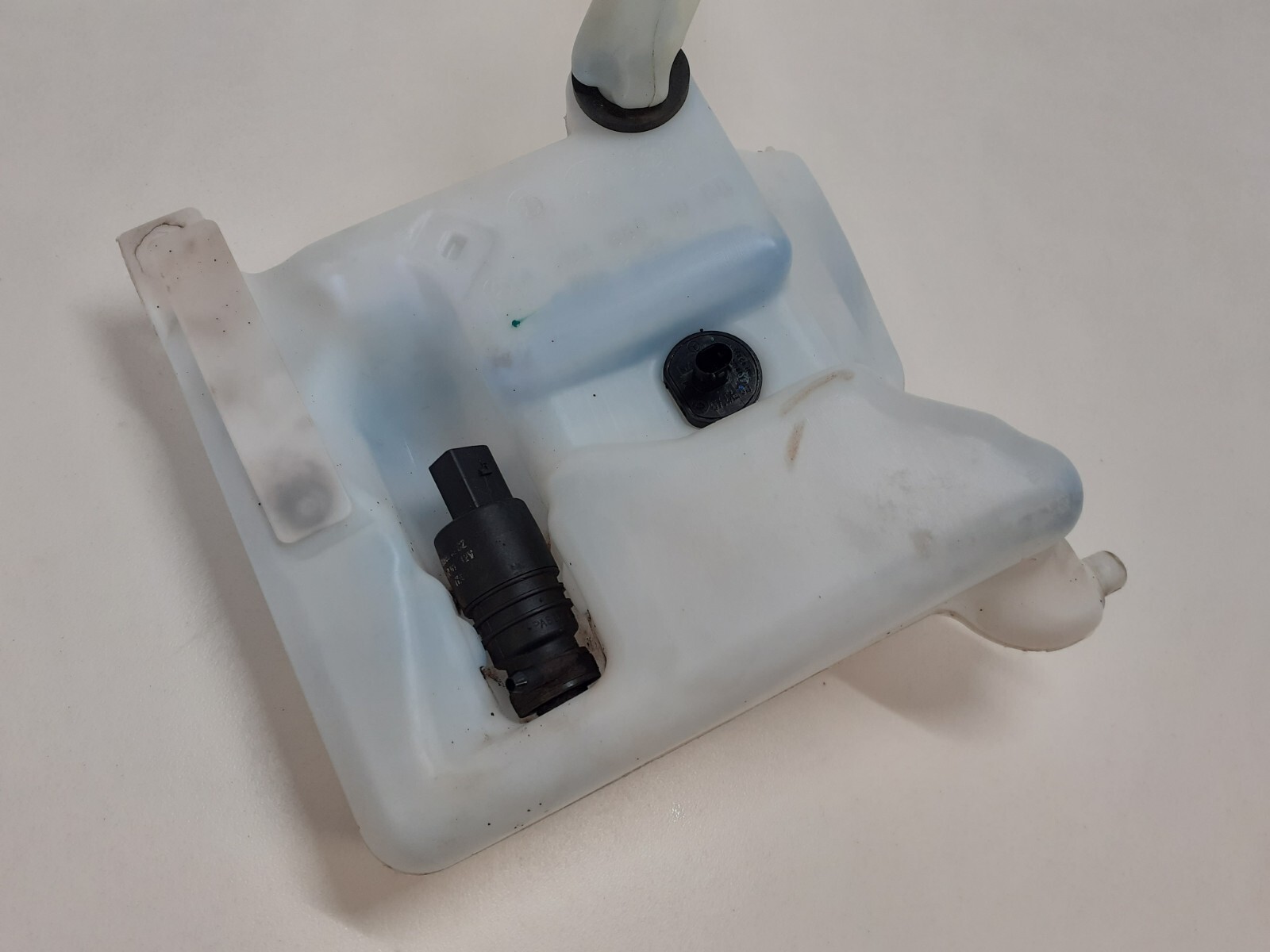 MERCEDES C CLASS W203 (0008) FRONT WINDSCREEN WASHER FLUID BOTTLE