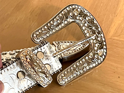 Blazin Roxx Floral Concho and Crystal Metallic Silver  display picture 3